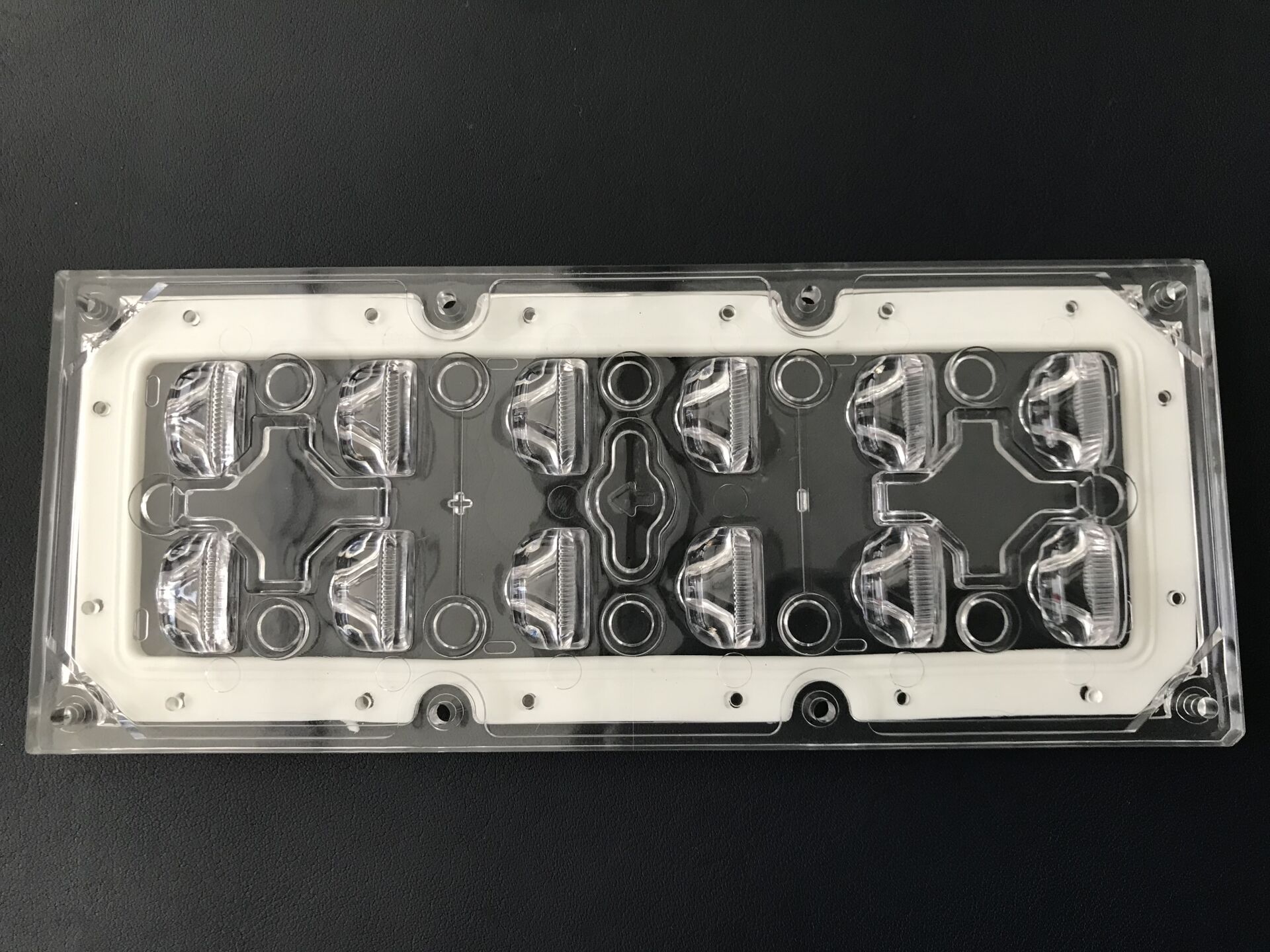 STC35012 LENS 2x6 LENS 12Lİ  IP67 CONTALI PROJEKTÖR MODÜL LENSİ 60*120 DERECE , ASİMETRİK LENS